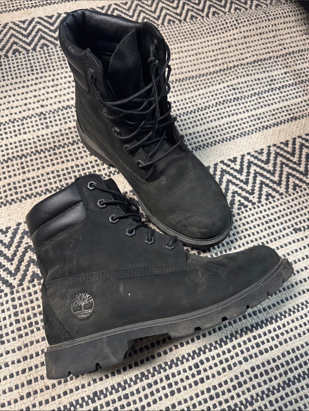 Timberland Women’s Black Nubuck Lace-Up Boots